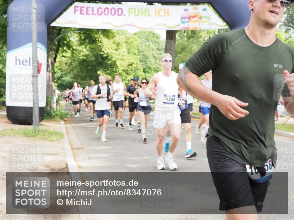29.06.2025 - hella hamburg halbmarathon MichiJ http://msf.ph/oto/8347076 29.06.2025 10:40:42 Zwischen KM18-KM19 1267, 3334, 5077, 6723, 7509, 7918, 8335, 9032, 10549, 10724, 11009, 11333, 11689, 12607, 12910, 13033, 13297, 13865, 14239, 16467, 16780, 18418 meine-sportfotos.de
