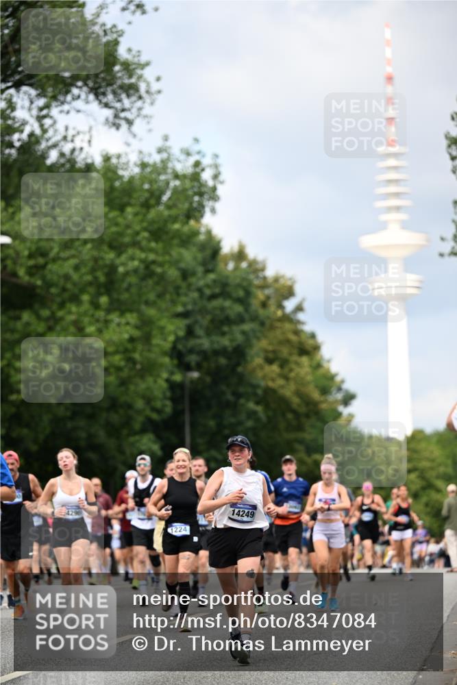29.06.2025 - hella hamburg halbmarathon Dr. Thomas Lammeyer http://msf.ph/oto/8347084 29.06.2025 10:40:40 Kennedybrücke 1008, 1010, 1102, 1183, 1224, 1284, 3243, 3401, 3699, 3990, 4245, 4902, 4937, 5171, 5246, 5540, 5747, 5809, 5919, 6184, 6417, 8530, 8581, 9229, 9295, 9432, 9694, 9701, 10487, 10531, 10577, 10984 meine-sportfotos.de
