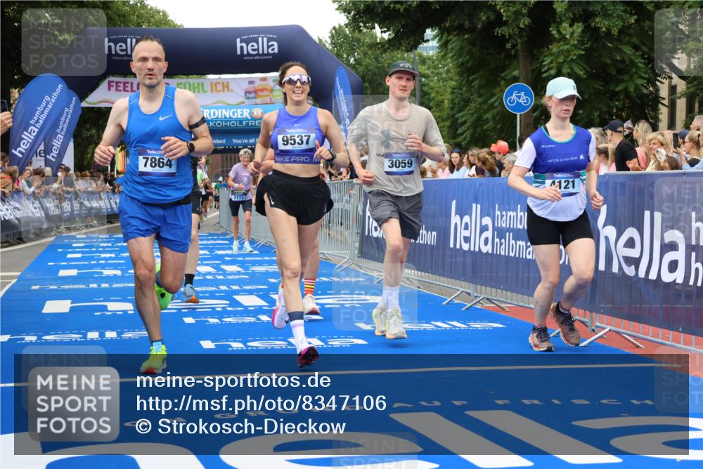 29.06.2025 - hella hamburg halbmarathon Strokosch-Dieckow http://msf.ph/oto/8347106 29.06.2025 10:53:04 Ziel 2111, 2208, 3059, 3258, 3334, 4121, 7509, 7864, 8587, 9093, 9537, 12155, 12367, 12519, 12910, 14323, 14791, 15430, 16986, 18590, 18720, 19208 meine-sportfotos.de