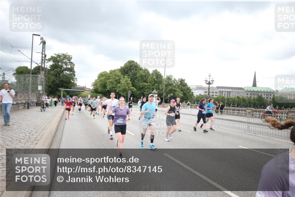 29.06.2025 - hella hamburg halbmarathon Jannik Wohlers http://msf.ph/oto/8347145 29.06.2025 10:56:18 Lombardsbrücke 1047, 2143, 2307, 2887, 2991, 3418, 3438, 3516, 3517, 3520, 3614, 3675, 3676, 4094, 4118, 4773, 5237, 5438, 5911, 5944, 6348, 6349, 7307, 7381, 8108, 8150, 8606, 8939, 8943, 9172, 9210, 9402, 9404, 9517, 9902, 9905, 9910, 10138, 10309, 10555, 10569, 10571, 10932, 10936, 11047, 11089, 11204, 12221, 12328, 12354, 12543, 12993, 13096, 13108, 13801, 13834, 14117, 14472, 14711, 14746, 15215, 15748, 15823, 16034, 17797, 18197 meine-sportfotos.de