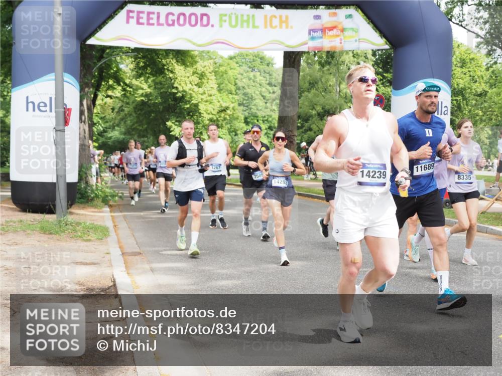 29.06.2025 - hella hamburg halbmarathon MichiJ http://msf.ph/oto/8347204 29.06.2025 10:40:43 Zwischen KM18-KM19 1267, 3334, 5077, 6723, 7509, 7918, 8335, 9032, 10549, 10724, 11009, 11333, 11689, 12607, 12910, 13297, 14239, 15497, 16467, 16780, 18418 meine-sportfotos.de