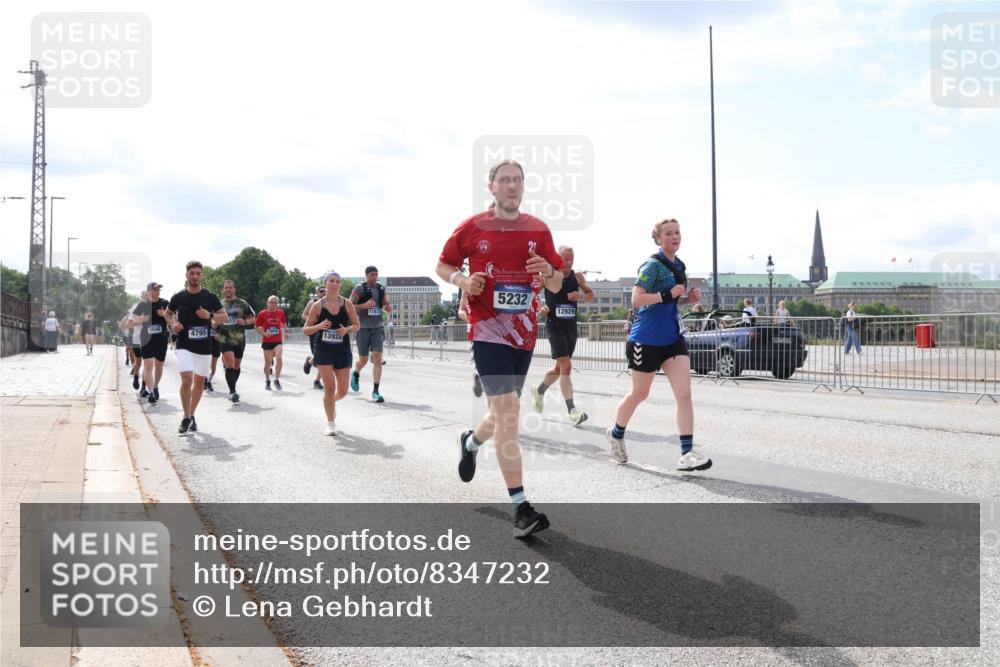 29.06.2025 - hella hamburg halbmarathon Lena Gebhardt http://msf.ph/oto/8347232 29.06.2025 10:13:40 Lombardsbrücke 5546, 4795, 2904, 13920, 5232, 12929, 1007, 1131, 1480, 1747, 1859, 2055, 2359, 2721, 2904, 2961, 2987, 3218, 3360, 3728, 3729, 4001, 4187, 4795, 4950, 5232, 5546, 5631, 5719, 6026, 6489, 6710, 6717, 6724, 7346, 7446, 7447, 7460, 7462, 7913, 8279, 8673, 8913, 9128, 9527, 9612, 9631, 10442, 10443, 10977, 11441, 12313, 12492, 12797, 12928, 12929, 13331, 13928, 15085, 15482, 15663, 15721, 15722, 15922, 16491, 17472, 17474, 17985, 17988, 18222, 18231, 18732 meine-sportfotos.de