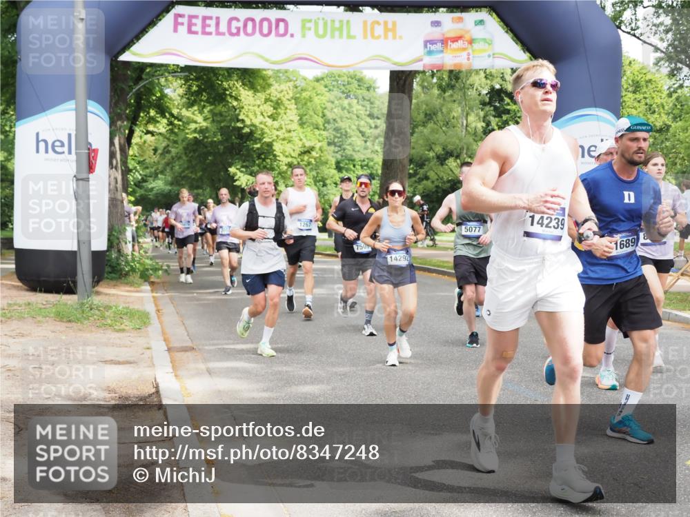 29.06.2025 - hella hamburg halbmarathon MichiJ http://msf.ph/oto/8347248 29.06.2025 10:40:43 Zwischen KM18-KM19 1267, 3334, 5077, 6723, 7509, 7918, 8335, 9032, 10549, 10724, 11009, 11333, 11689, 12607, 12910, 13297, 14239, 15497, 16467, 16780, 18418 meine-sportfotos.de