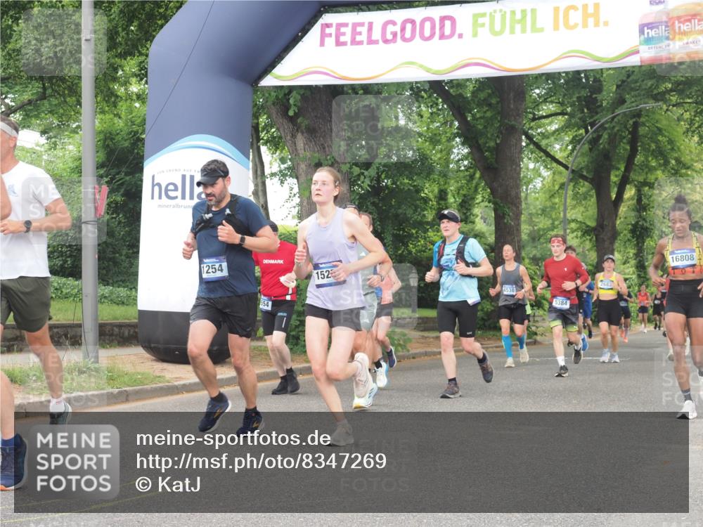 29.06.2025 - hella hamburg halbmarathon KatJ http://msf.ph/oto/8347269 29.06.2025 10:49:54 Zwischen KM18-KM19 1254, 1334, 1573, 1722, 1881, 3001, 3921, 4370, 4665, 5384, 5734 meine-sportfotos.de