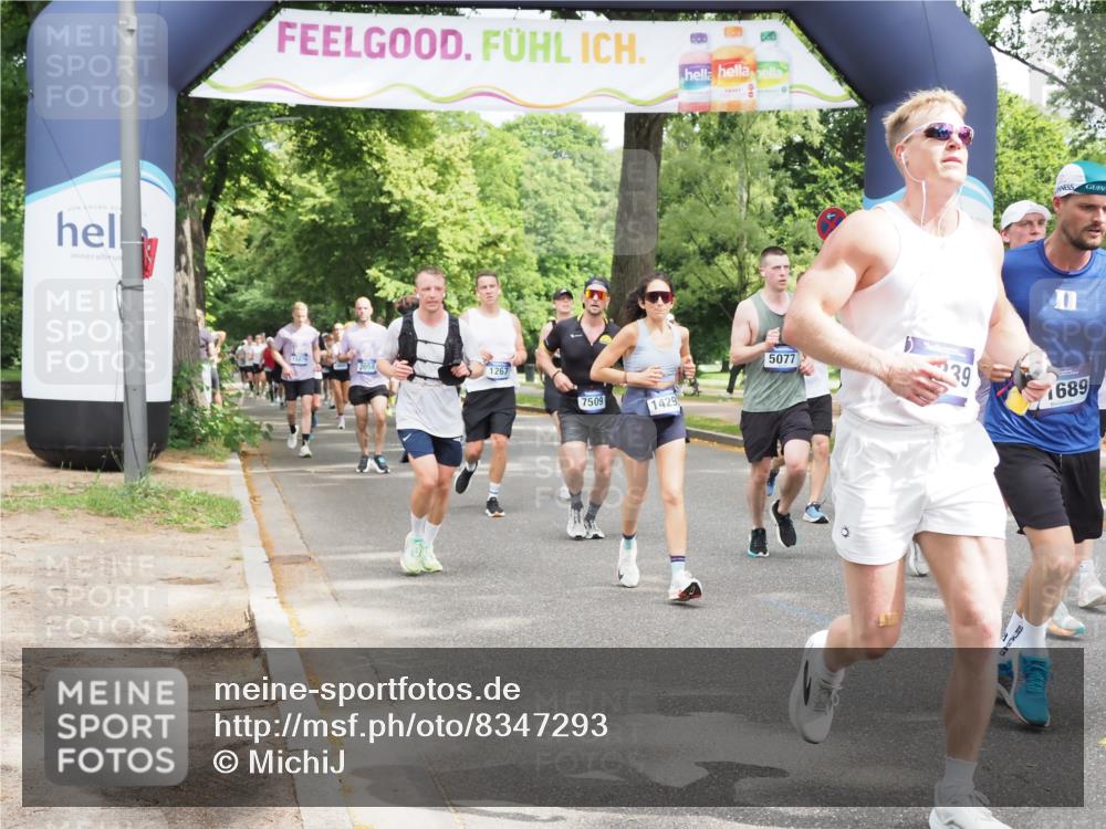 29.06.2025 - hella hamburg halbmarathon MichiJ http://msf.ph/oto/8347293 29.06.2025 10:40:43 Zwischen KM18-KM19 1267, 3334, 5077, 6723, 7509, 7918, 8335, 9032, 10549, 10724, 11009, 11333, 11689, 12607, 12910, 13297, 14239, 15497, 16467, 16780, 18418 meine-sportfotos.de
