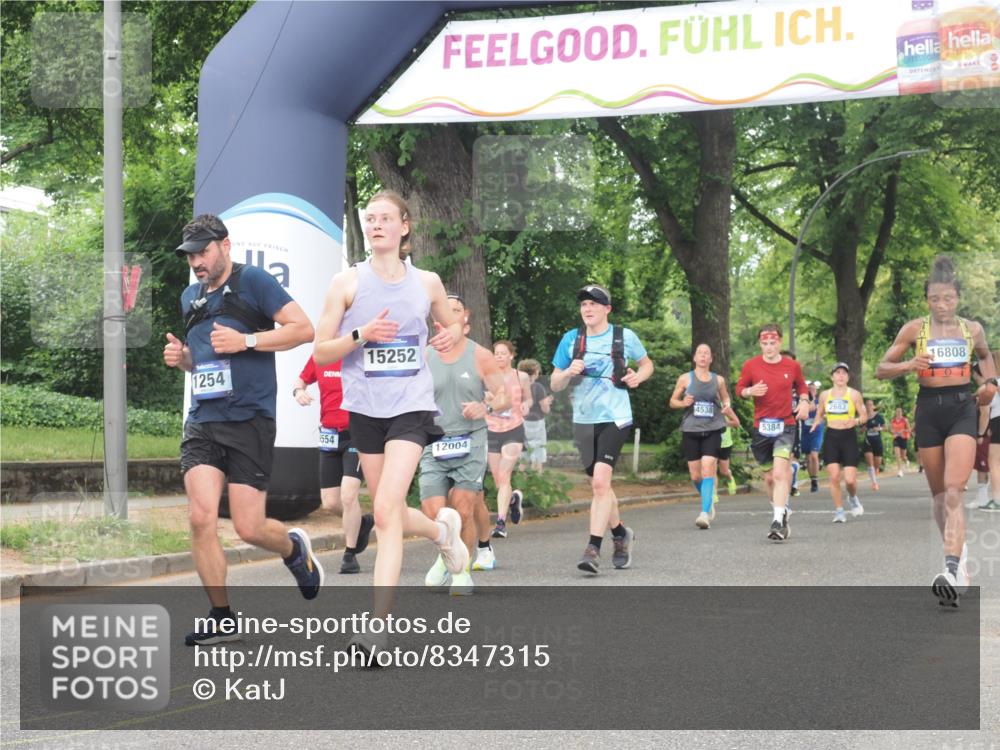 29.06.2025 - hella hamburg halbmarathon KatJ http://msf.ph/oto/8347315 29.06.2025 10:49:55 Zwischen KM18-KM19 1254, 1334, 1573, 1881, 3001, 3921, 4538, 4665, 5384, 5734 meine-sportfotos.de