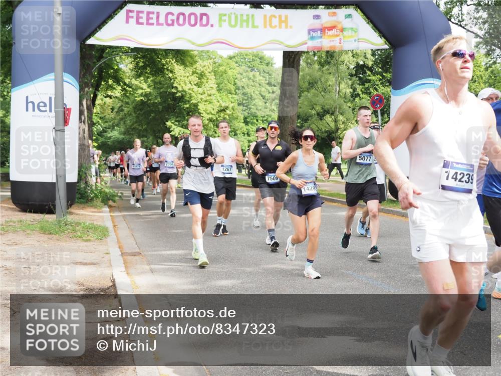 29.06.2025 - hella hamburg halbmarathon MichiJ http://msf.ph/oto/8347323 29.06.2025 10:40:43 Zwischen KM18-KM19 1267, 3334, 5077, 6723, 7509, 7918, 8335, 9032, 10549, 10724, 11009, 11333, 11689, 12607, 12910, 13297, 14239, 15497, 16467, 16780, 18418 meine-sportfotos.de
