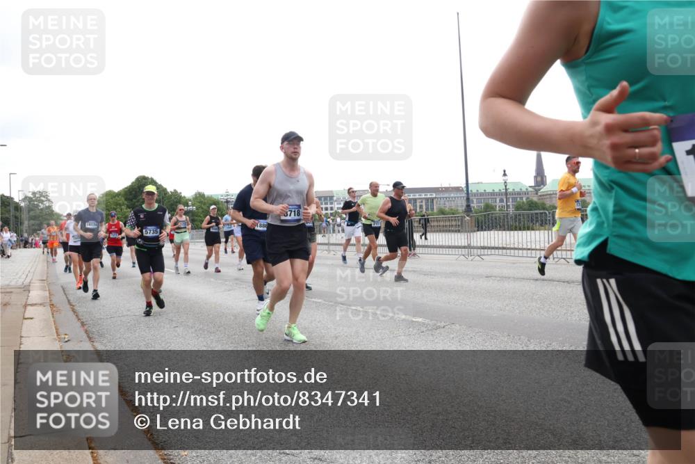 29.06.2025 - hella hamburg halbmarathon Lena Gebhardt http://msf.ph/oto/8347341 29.06.2025 10:38:32 Lombardsbrücke 16174, 5735, 5089, 7371, 886, 3718, 17, 56, 1196, 1394, 1457, 1596, 1721, 1742, 1791, 1901, 1966, 2113, 2151, 2498, 2576, 2660, 2693, 2786, 3010, 3094, 3095, 3216, 3242, 3286, 3323, 3338, 3635, 3636, 3716, 3726, 3777, 3841, 3927, 4028, 4139, 4155, 4159, 4259, 4260, 4316, 4414, 4883, 5085, 5089, 5155, 5300, 5617, 5684, 5713, 5735, 5913, 6199, 6200, 6695, 6696, 6751, 6875, 6930, 7117, 7118, 7148, 7165, 7263, 7371, 7552, 7561, 7692, 7849, 7868, 7914, 8367 meine-sportfotos.de