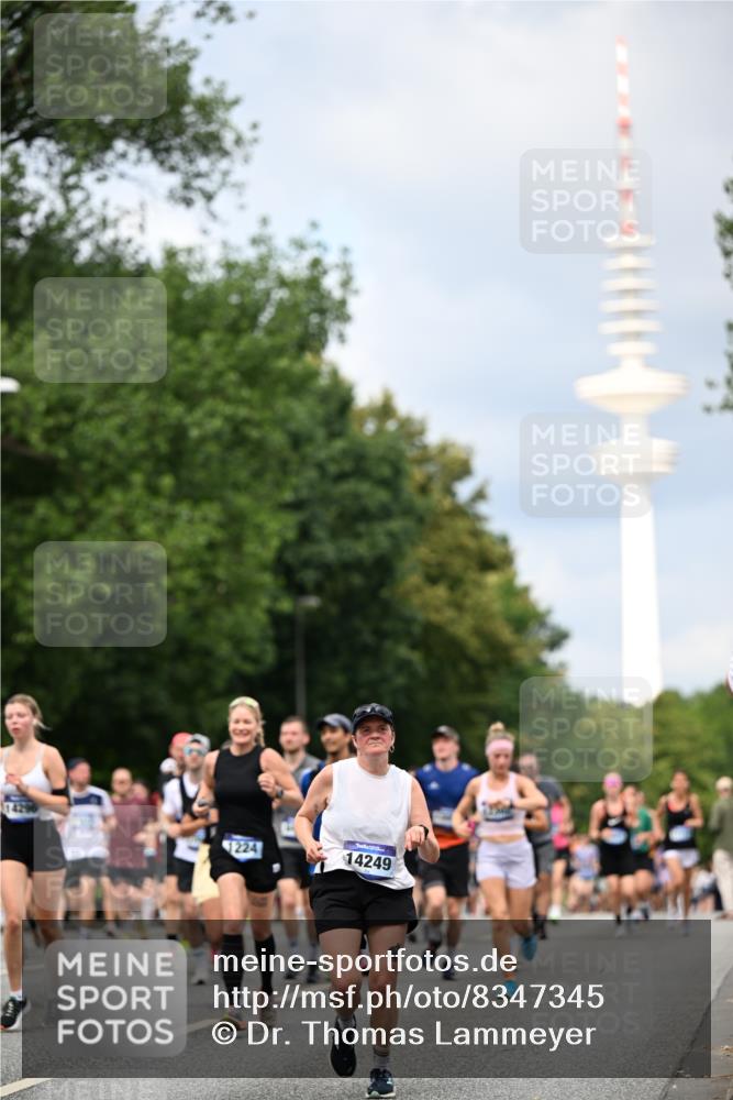 29.06.2025 - hella hamburg halbmarathon Dr. Thomas Lammeyer http://msf.ph/oto/8347345 29.06.2025 10:40:40 Kennedybrücke 1008, 1010, 1102, 1183, 1224, 1284, 3243, 3401, 3699, 3990, 4245, 4902, 4937, 5171, 5246, 5540, 5747, 5809, 5919, 6184, 6417, 8530, 8581, 9229, 9295, 9432, 9694, 9701, 10487, 10531, 10577, 10984 meine-sportfotos.de