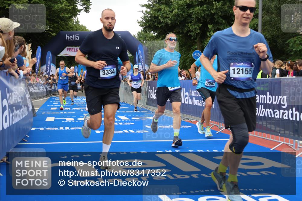 29.06.2025 - hella hamburg halbmarathon Strokosch-Dieckow http://msf.ph/oto/8347352 29.06.2025 10:53:02 Ziel 2111, 2208, 3059, 3258, 3334, 4121, 4770, 5907, 7509, 7864, 8587, 9093, 9537, 12155, 12367, 12519, 12910, 14323, 14791, 15430, 18590, 18720, 19208 meine-sportfotos.de