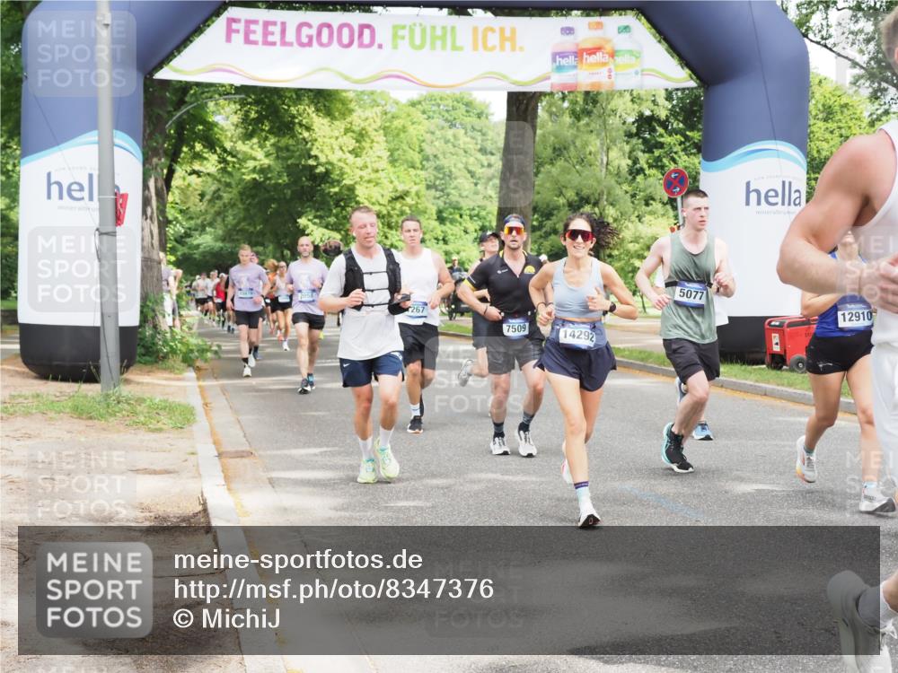 29.06.2025 - hella hamburg halbmarathon MichiJ http://msf.ph/oto/8347376 29.06.2025 10:40:43 Zwischen KM18-KM19 1267, 3334, 5077, 6723, 7509, 7918, 8335, 9032, 10549, 10724, 11009, 11333, 11689, 12607, 12910, 13297, 14239, 15497, 16467, 16780, 18418 meine-sportfotos.de