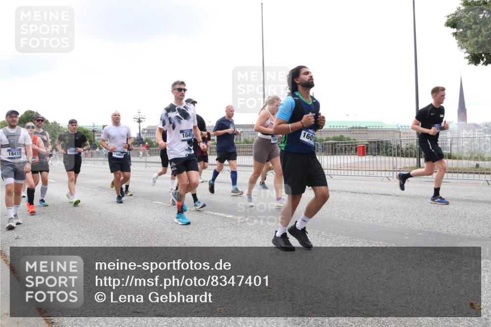 29.06.2025 - hella hamburg halbmarathon Lena Gebhardt http://msf.ph/oto/8347401 29.06.2025 10:47:52 Lombardsbrücke 18415, 1099, 19062, 1045, 184, 1601, 1045, 1174, 1175, 1246, 1392, 1434, 1618, 1639, 1701, 1926, 2148, 2163, 2197, 2407, 2491, 2545, 2650, 2704, 2790, 2882, 2994, 3049, 3339, 3468, 4037, 4327, 4423, 4856, 4974, 4975, 5621, 5622, 5886, 5895, 6255, 6256, 7240, 7393, 7394, 7403, 7427, 7916, 7970, 8077, 8270, 8310, 8521, 8550, 8774, 9356, 9687, 9696, 9697, 10658, 10777, 10794, 10991, 11351, 11458, 11548, 11730, 11738, 11781, 11802, 11909, 12431 meine-sportfotos.de