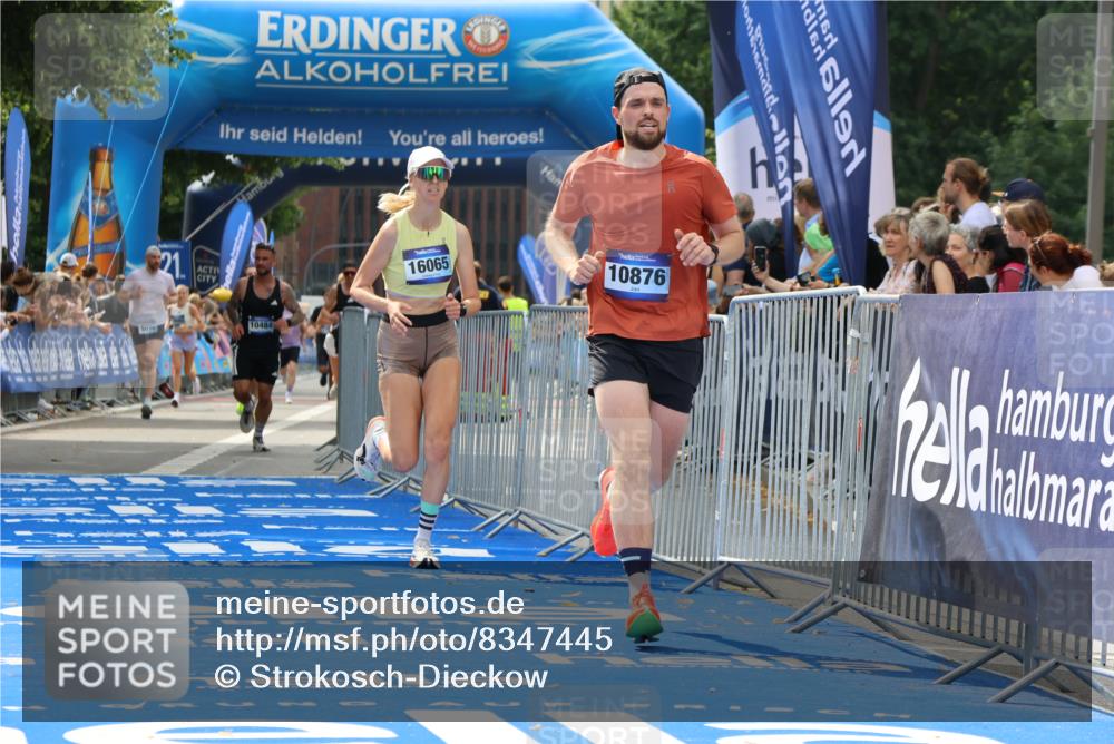 29.06.2025 - hella hamburg halbmarathon Strokosch-Dieckow http://msf.ph/oto/8347445 29.06.2025 10:32:15 Ziel 1894, 7272, 10484, 10876, 15826, 16065 meine-sportfotos.de