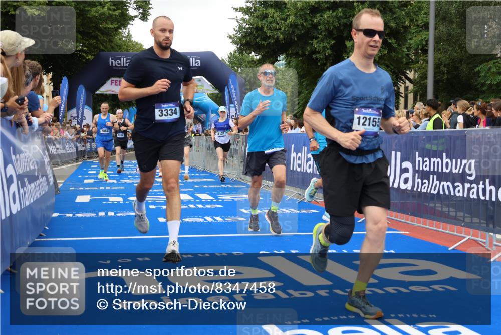 29.06.2025 - hella hamburg halbmarathon Strokosch-Dieckow http://msf.ph/oto/8347458 29.06.2025 10:53:02 Ziel 2111, 2208, 3059, 3258, 3334, 4121, 4770, 5907, 7509, 7864, 8587, 9093, 9537, 12155, 12367, 12519, 12910, 14323, 14791, 15430, 18590, 18720, 19208 meine-sportfotos.de