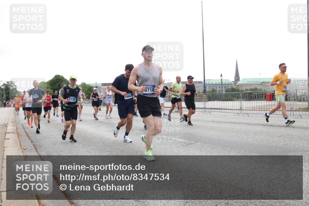 29.06.2025 - hella hamburg halbmarathon Lena Gebhardt http://msf.ph/oto/8347534 29.06.2025 10:38:32 Lombardsbrücke 1902, 16174, 45735, 18864, 8718, 56, 1196, 1394, 1457, 1596, 1721, 1742, 1791, 1901, 1966, 2113, 2151, 2498, 2576, 2660, 2693, 2786, 3010, 3094, 3095, 3216, 3242, 3286, 3323, 3338, 3635, 3636, 3716, 3726, 3777, 3841, 3927, 4028, 4139, 4155, 4159, 4259, 4260, 4316, 4414, 4883, 5085, 5089, 5155, 5300, 5617, 5684, 5713, 5735, 5913, 6199, 6200, 6695, 6696, 6751, 6875, 6930, 7117, 7118, 7148, 7165, 7263, 7371, 7552, 7561, 7692, 7849, 7868, 7914, 8367 meine-sportfotos.de