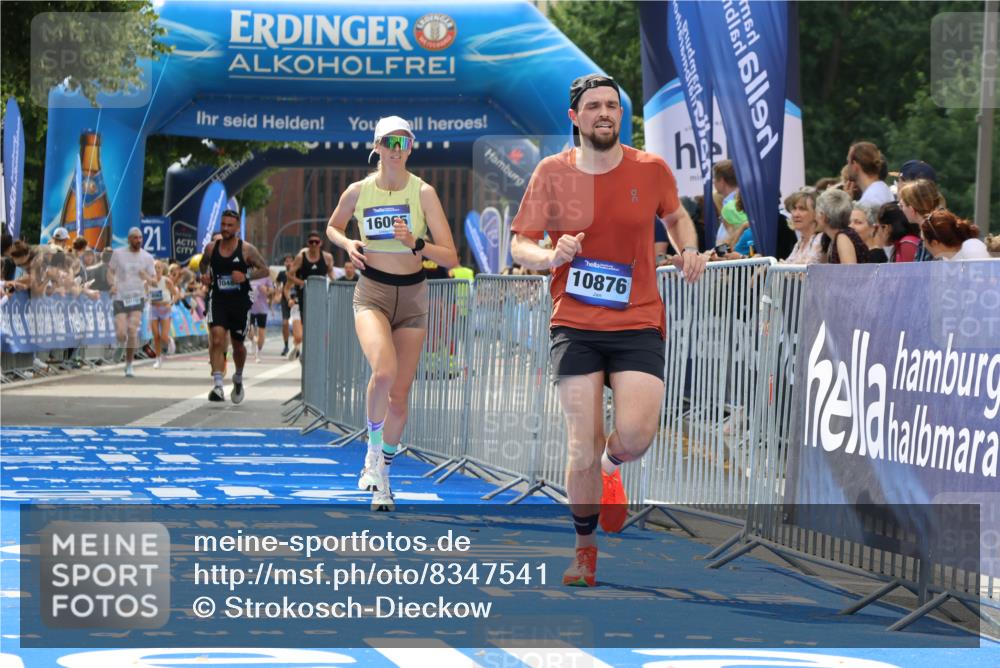 29.06.2025 - hella hamburg halbmarathon Strokosch-Dieckow http://msf.ph/oto/8347541 29.06.2025 10:32:15 Ziel 1894, 7272, 10484, 10876, 15826, 16065 meine-sportfotos.de