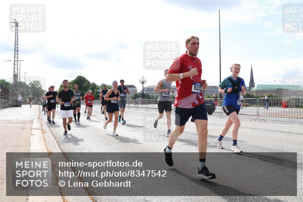 29.06.2025 - hella hamburg halbmarathon Lena Gebhardt http://msf.ph/oto/8347542 29.06.2025 10:13:40 Lombardsbrücke 5546, 4795, 7913, 1392, 17472, 12928, 5232, 1007, 1131, 1480, 1747, 1859, 2055, 2359, 2721, 2904, 2961, 2987, 3218, 3360, 3728, 3729, 4001, 4187, 4795, 4950, 5232, 5546, 5631, 5719, 6026, 6489, 6710, 6717, 6724, 7346, 7446, 7447, 7460, 7462, 7913, 8279, 8673, 8913, 9128, 9527, 9612, 9631, 10442, 10443, 10977, 11441, 12313, 12492, 12797, 12928, 12929, 13331, 13928, 15085, 15482, 15663, 15721, 15722, 15922, 16491, 17472, 17474, 17985, 17988, 18222, 18231, 18732 meine-sportfotos.de