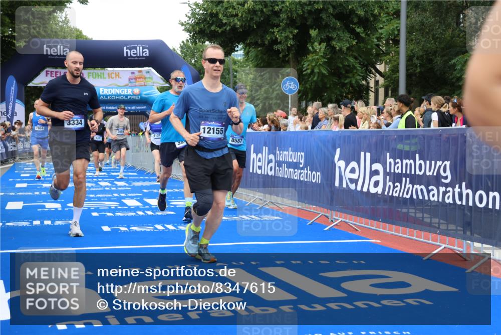 29.06.2025 - hella hamburg halbmarathon Strokosch-Dieckow http://msf.ph/oto/8347615 29.06.2025 10:53:02 Ziel 2111, 2208, 3059, 3258, 3334, 4121, 4770, 5907, 7509, 7864, 8587, 9093, 9537, 12155, 12367, 12519, 12910, 14323, 14791, 15430, 18590, 18720, 19208 meine-sportfotos.de