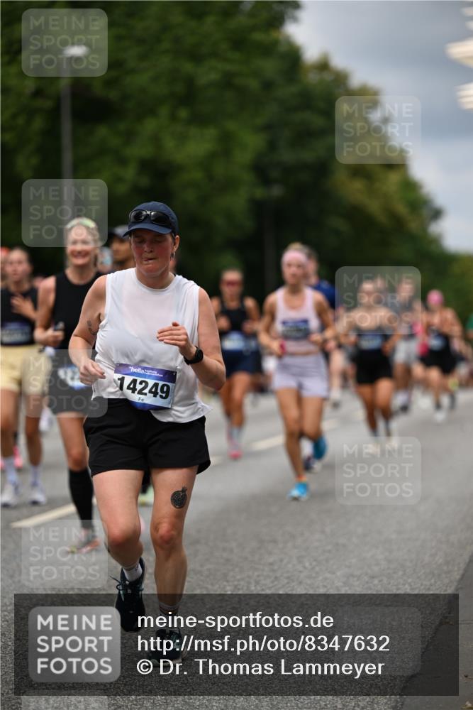 29.06.2025 - hella hamburg halbmarathon Dr. Thomas Lammeyer http://msf.ph/oto/8347632 29.06.2025 10:40:43 Kennedybrücke 1008, 1010, 1102, 1224, 1284, 3243, 3401, 3699, 4245, 4937, 5171, 5246, 5540, 5747, 5809, 5919, 6184, 6417, 7632, 8530, 8581, 9229, 9295, 9432, 9694, 9701, 9806, 10487, 10531, 10577, 10984 meine-sportfotos.de