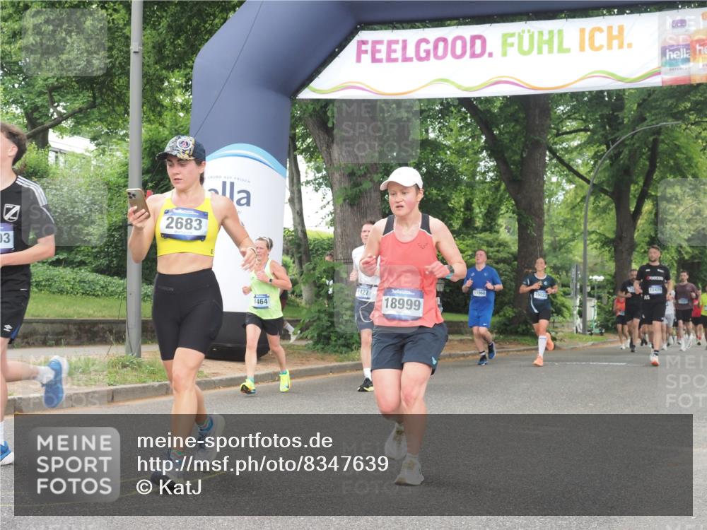 29.06.2025 - hella hamburg halbmarathon KatJ http://msf.ph/oto/8347639 29.06.2025 10:49:59 Zwischen KM18-KM19 1254, 1464, 2683, 3921, 4538, 5384 meine-sportfotos.de