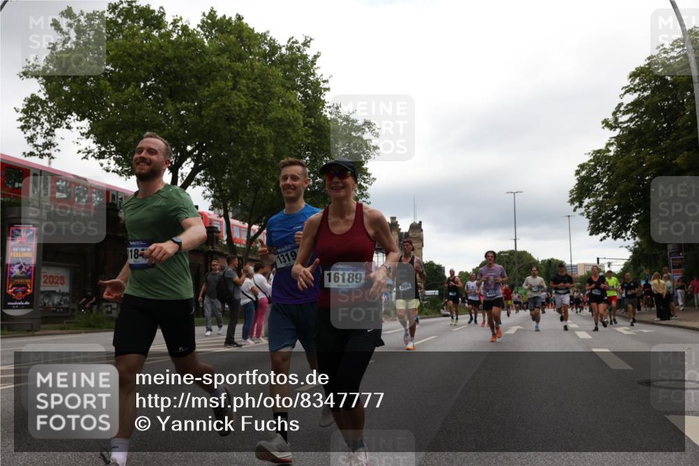 29.06.2025 - hella hamburg halbmarathon Yannick Fuchs http://msf.ph/oto/8347777 29.06.2025 10:52:31 20KM 1319, 1833, 2159, 2250, 2619, 2711, 2996, 4550, 4767, 5675, 6592, 6860, 7659, 7856, 8089, 8392, 9156, 9230, 9353, 9553, 9555, 9835, 10020, 10268, 10319, 10518, 10539, 10703, 11394, 11605, 11808, 11846, 12495, 12734, 12735, 12809, 13287, 13512, 13654, 13694, 14355, 14673, 15197, 16189, 16206, 16409, 16922, 16924, 17531, 17665, 17782, 17814, 17839, 17931, 17967, 18556, 18682, 18727, 18833, 18985, 19002, 19003 meine-sportfotos.de