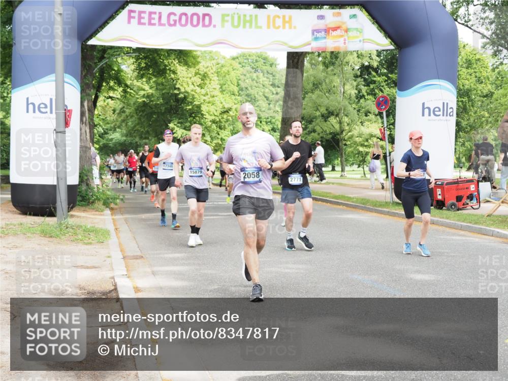 29.06.2025 - hella hamburg halbmarathon MichiJ http://msf.ph/oto/8347817 29.06.2025 10:40:46 Zwischen KM18-KM19 1267, 2058, 2771, 5077, 6723, 7509, 8335, 10263, 10549, 10724, 11009, 11333, 11689, 12607, 12910, 13297, 14239, 15061, 15497, 15879, 16467, 18418, 18666 meine-sportfotos.de