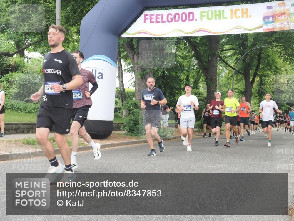 29.06.2025 - hella hamburg halbmarathon KatJ http://msf.ph/oto/8347853 29.06.2025 10:50:05 Zwischen KM18-KM19 1427, 1464, 7243 meine-sportfotos.de