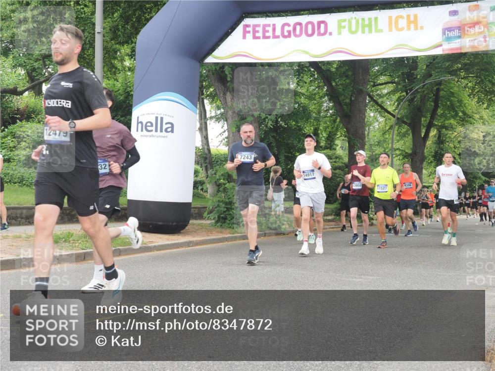 29.06.2025 - hella hamburg halbmarathon KatJ http://msf.ph/oto/8347872 29.06.2025 10:50:05 Zwischen KM18-KM19 1427, 1464, 7243 meine-sportfotos.de