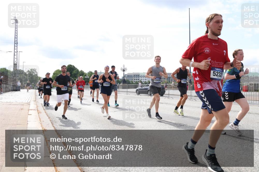 29.06.2025 - hella hamburg halbmarathon Lena Gebhardt http://msf.ph/oto/8347878 29.06.2025 10:13:40 Lombardsbrücke 12928, 13928, 5546, 2904, 4795, 12929, 5232, 1007, 1131, 1480, 1747, 1859, 2055, 2359, 2721, 2904, 2961, 2987, 3218, 3360, 3728, 3729, 4001, 4187, 4795, 4950, 5232, 5546, 5631, 5719, 6026, 6489, 6710, 6717, 6724, 7346, 7446, 7447, 7460, 7462, 7913, 8279, 8673, 8913, 9128, 9527, 9612, 9631, 10442, 10443, 10977, 11441, 12313, 12492, 12797, 12928, 12929, 13331, 13928, 15085, 15482, 15663, 15721, 15722, 15922, 16491, 17472, 17474, 17985, 17988, 18222, 18231, 18732 meine-sportfotos.de