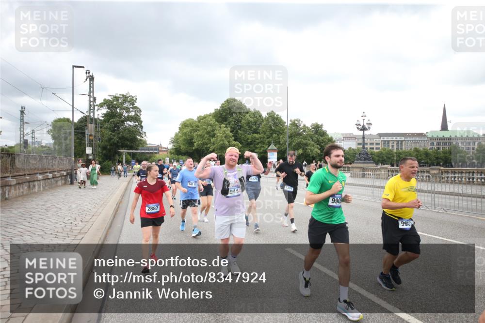 29.06.2025 - hella hamburg halbmarathon Jannik Wohlers http://msf.ph/oto/8347924 29.06.2025 10:56:27 Lombardsbrücke 1207, 2932, 3348, 3387, 3418, 3485, 3516, 3517, 4094, 4118, 4568, 4569, 5589, 5911, 5944, 6284, 6348, 6349, 7381, 7416, 7417, 8150, 8197, 9172, 9210, 9402, 9404, 9517, 9902, 9905, 10016, 10138, 10309, 10450, 10632, 11047, 12328, 12345, 12354, 12828, 12993, 13108, 13194, 13273, 13276, 13671, 13801, 13834, 14117, 14472, 14711, 15215, 15630, 15748, 15823 meine-sportfotos.de