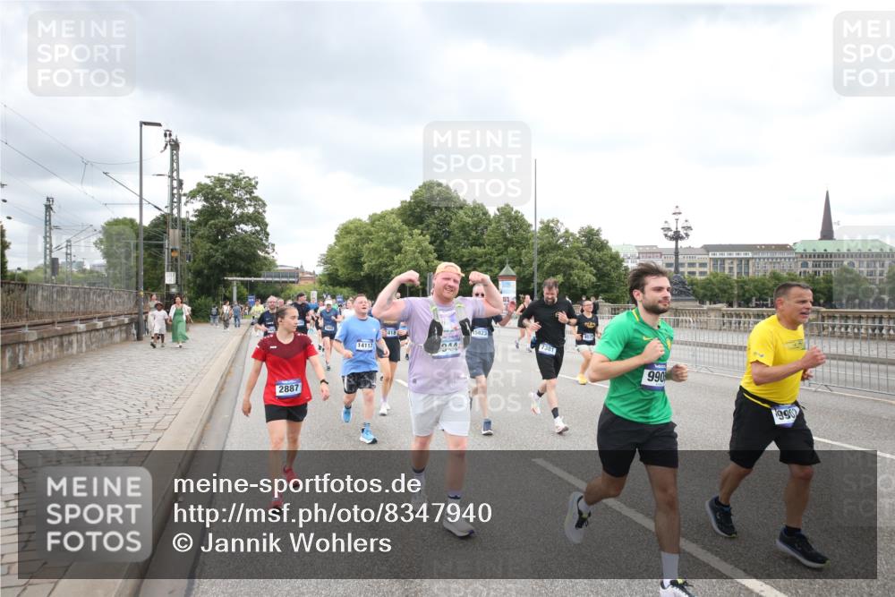 29.06.2025 - hella hamburg halbmarathon Jannik Wohlers http://msf.ph/oto/8347940 29.06.2025 10:56:27 Lombardsbrücke 1207, 2932, 3348, 3387, 3418, 3485, 3516, 3517, 4094, 4118, 4568, 4569, 5589, 5911, 5944, 6284, 6348, 6349, 7381, 7416, 7417, 8150, 8197, 9172, 9210, 9402, 9404, 9517, 9902, 9905, 10016, 10138, 10309, 10450, 10632, 11047, 12328, 12345, 12354, 12828, 12993, 13108, 13194, 13273, 13276, 13671, 13801, 13834, 14117, 14472, 14711, 15215, 15630, 15748, 15823 meine-sportfotos.de