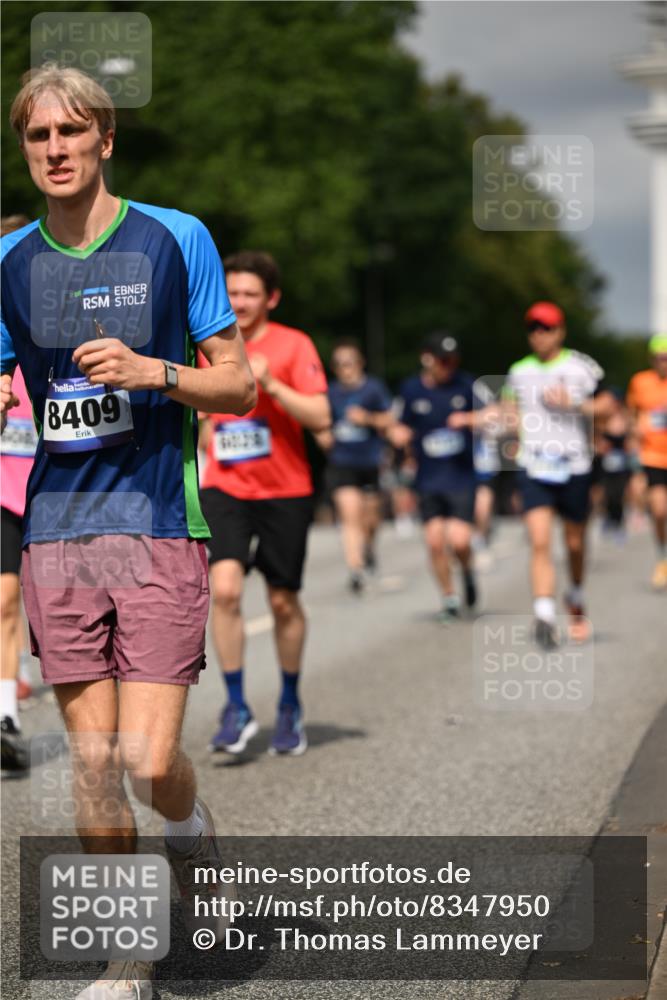29.06.2025 - hella hamburg halbmarathon Dr. Thomas Lammeyer http://msf.ph/oto/8347950 29.06.2025 10:18:22 Kennedybrücke 1071, 1131, 1406, 1480, 2990, 3020, 3025, 3154, 3728, 3756, 3834, 3939, 5191, 5546, 5670, 6028, 6083, 6366, 6717, 7209, 7442, 7802, 7840, 7991, 8001, 8055, 8147, 8409, 9173, 9663, 9845, 10224, 10610, 10977, 11355 meine-sportfotos.de