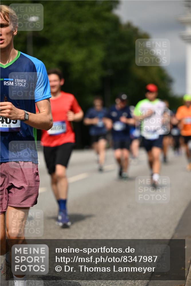 29.06.2025 - hella hamburg halbmarathon Dr. Thomas Lammeyer http://msf.ph/oto/8347987 29.06.2025 10:18:22 Kennedybrücke 1071, 1131, 1406, 1480, 2990, 3020, 3025, 3154, 3728, 3756, 3834, 3939, 5191, 5546, 5670, 6028, 6083, 6366, 6717, 7209, 7442, 7802, 7840, 7991, 8001, 8055, 8147, 8409, 9173, 9663, 9845, 10224, 10610, 10977, 11355 meine-sportfotos.de