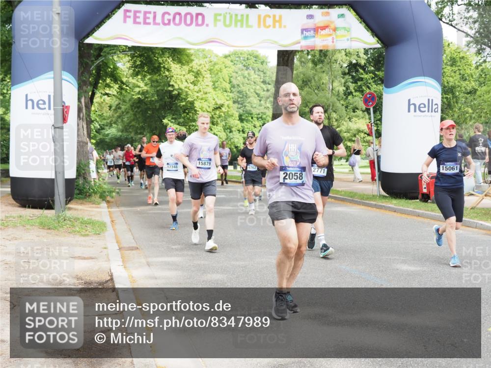 29.06.2025 - hella hamburg halbmarathon MichiJ http://msf.ph/oto/8347989 29.06.2025 10:40:46 Zwischen KM18-KM19 1267, 2058, 2771, 5077, 6723, 7509, 8335, 10263, 10549, 10724, 11009, 11333, 11689, 12607, 12910, 13297, 14239, 15061, 15497, 15879, 16467, 18418, 18666 meine-sportfotos.de