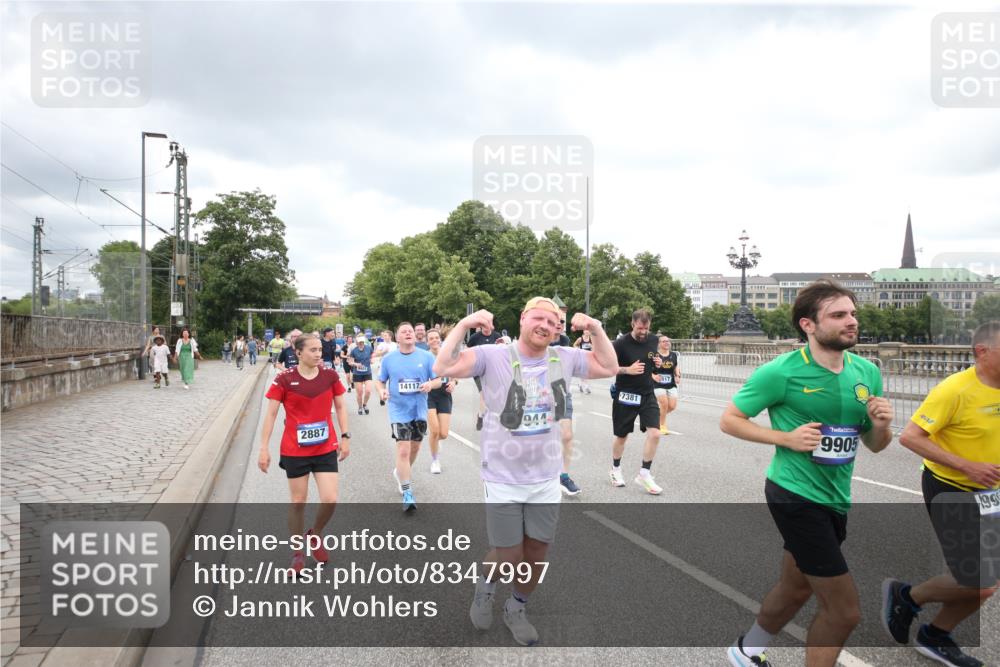 29.06.2025 - hella hamburg halbmarathon Jannik Wohlers http://msf.ph/oto/8347997 29.06.2025 10:56:27 Lombardsbrücke 1207, 2932, 3348, 3387, 3418, 3485, 3516, 3517, 4094, 4118, 4568, 4569, 5589, 5911, 5944, 6284, 6348, 6349, 7381, 7416, 7417, 8150, 8197, 9172, 9210, 9402, 9404, 9517, 9902, 9905, 10016, 10138, 10309, 10450, 10632, 11047, 12328, 12345, 12354, 12828, 12993, 13108, 13194, 13273, 13276, 13671, 13801, 13834, 14117, 14472, 14711, 15215, 15630, 15748, 15823 meine-sportfotos.de