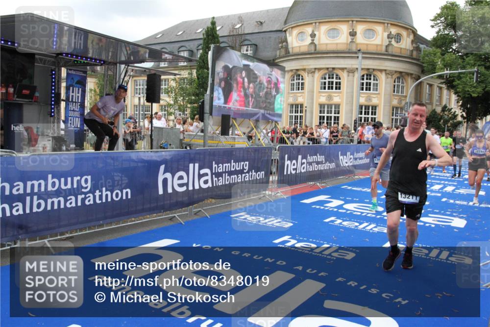 29.06.2025 - hella hamburg halbmarathon Michael Strokosch http://msf.ph/oto/8348019 29.06.2025 10:52:28 Ziel 3715, 4140, 4587, 7178, 8371, 8661, 9145, 9876, 11791, 13015, 13211, 13707, 14561, 15144, 17773, 17997 meine-sportfotos.de