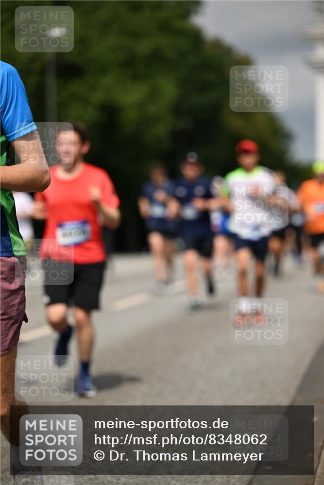29.06.2025 - hella hamburg halbmarathon Dr. Thomas Lammeyer http://msf.ph/oto/8348062 29.06.2025 10:18:22 Kennedybrücke 1071, 1131, 1406, 1480, 2990, 3020, 3025, 3154, 3728, 3756, 3834, 3939, 5191, 5546, 5670, 6028, 6083, 6366, 6717, 7209, 7442, 7802, 7840, 7991, 8001, 8055, 8147, 8409, 9173, 9663, 9845, 10224, 10610, 10977, 11355 meine-sportfotos.de