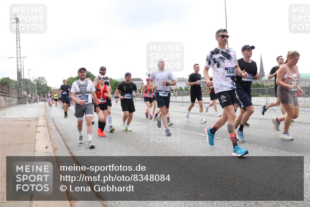 29.06.2025 - hella hamburg halbmarathon Lena Gebhardt http://msf.ph/oto/8348084 29.06.2025 10:47:52 Lombardsbrücke 11802, 10991, 2704, 18415, 166, 19062, 1045, 923, 1045, 1174, 1175, 1246, 1392, 1434, 1618, 1639, 1701, 1926, 2148, 2163, 2197, 2407, 2491, 2545, 2650, 2704, 2790, 2882, 2994, 3049, 3339, 3468, 4037, 4327, 4423, 4856, 4974, 4975, 5621, 5622, 5886, 5895, 6255, 6256, 7240, 7393, 7394, 7403, 7427, 7916, 7970, 8077, 8270, 8310, 8521, 8550, 8774, 9356, 9687, 9696, 9697, 10658, 10777, 10794, 10991, 11351, 11458, 11548, 11730, 11738, 11781, 11802, 11909, 12431 meine-sportfotos.de