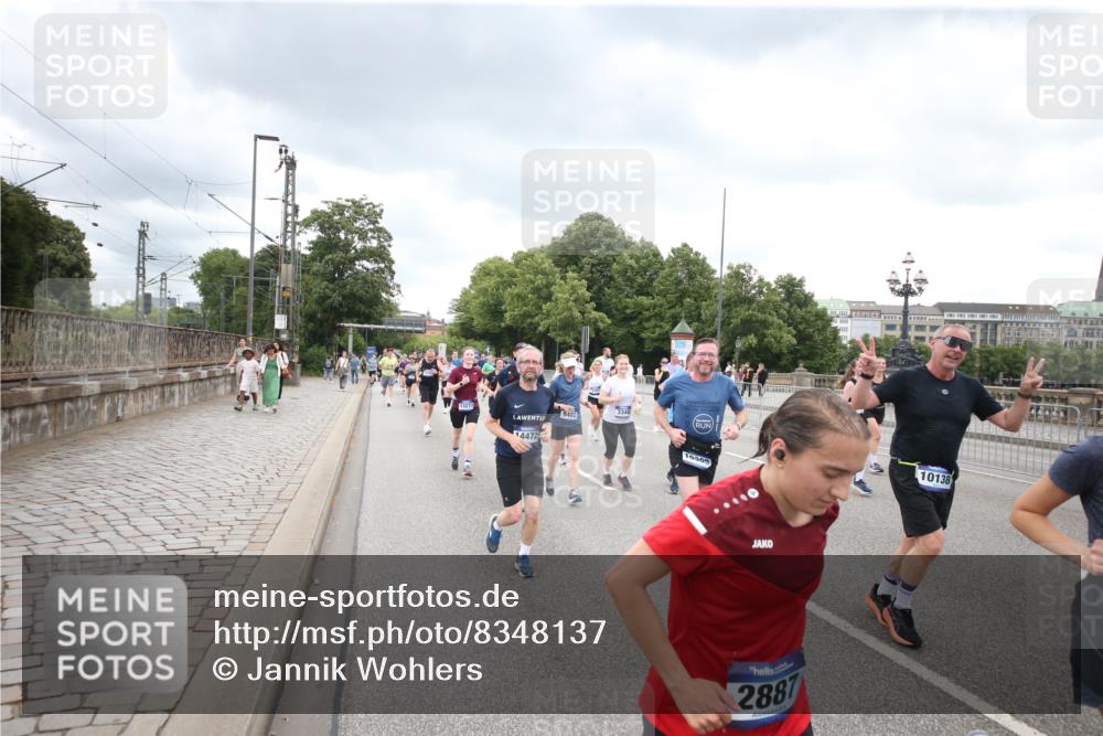 29.06.2025 - hella hamburg halbmarathon Jannik Wohlers http://msf.ph/oto/8348137 29.06.2025 10:56:29 Lombardsbrücke 1207, 2932, 3348, 3387, 3418, 3485, 3516, 3517, 4094, 4118, 4568, 4569, 5589, 5944, 6284, 6348, 6349, 7381, 7416, 7417, 7964, 8150, 8197, 9172, 9210, 9402, 9404, 9517, 9902, 9905, 10016, 10138, 10309, 10450, 10632, 11047, 12328, 12345, 12354, 12828, 12829, 12993, 13194, 13273, 13276, 13671, 13801, 13834, 14117, 14472, 15215, 15499, 15630, 15748, 15823 meine-sportfotos.de