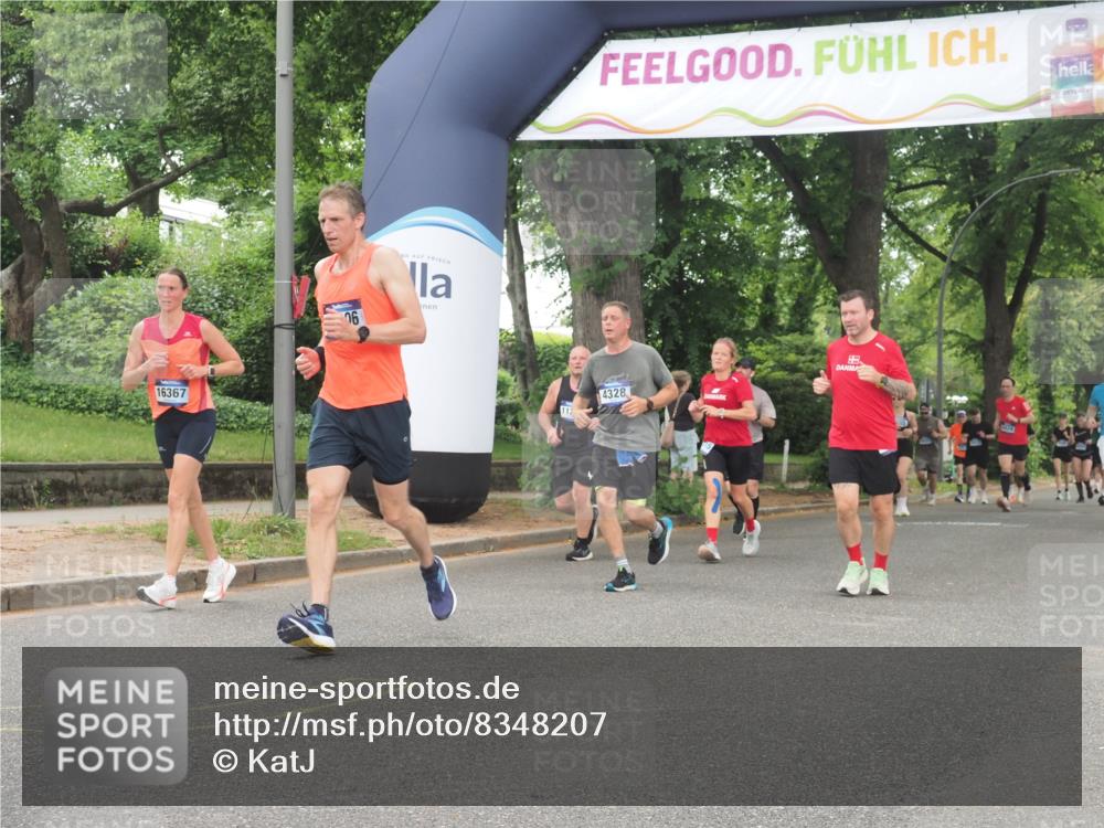 29.06.2025 - hella hamburg halbmarathon KatJ http://msf.ph/oto/8348207 29.06.2025 10:50:10 Zwischen KM18-KM19 4328, 7243 meine-sportfotos.de