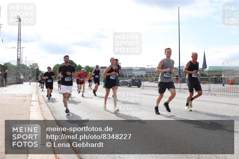 29.06.2025 - hella hamburg halbmarathon Lena Gebhardt http://msf.ph/oto/8348227 29.06.2025 10:13:41 Lombardsbrücke 12928, 12929, 1392, 4795, 5546, 1007, 1131, 1480, 1747, 1859, 2055, 2359, 2721, 2904, 2961, 2987, 3218, 3360, 3728, 3729, 4001, 4187, 4795, 4950, 5232, 5546, 5631, 5719, 6026, 6489, 6710, 6717, 6724, 7346, 7446, 7447, 7460, 7462, 7913, 8279, 8673, 8913, 9128, 9527, 9612, 9631, 10442, 10443, 10977, 11441, 12313, 12492, 12797, 12928, 12929, 13331, 13928, 15085, 15482, 15663, 15721, 15722, 15922, 16491, 17472, 17474, 17985, 17988, 18222, 18231, 18732 meine-sportfotos.de