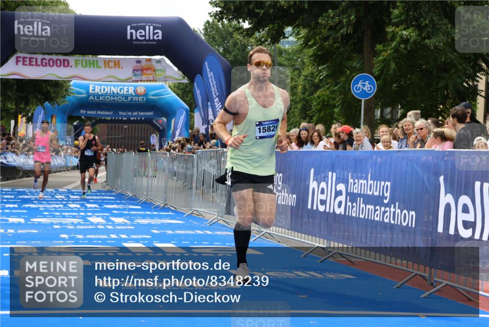 29.06.2025 - hella hamburg halbmarathon Strokosch-Dieckow http://msf.ph/oto/8348239 29.06.2025 10:32:09 Ziel 1686, 1894, 7272, 10876, 11150, 11370, 15826, 16505, 16736 meine-sportfotos.de