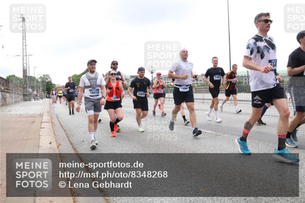 29.06.2025 - hella hamburg halbmarathon Lena Gebhardt http://msf.ph/oto/8348268 29.06.2025 10:47:53 Lombardsbrücke 19062, 2704, 18415, 10991, 1666, 2491, 104, 1045, 1174, 1175, 1246, 1392, 1434, 1618, 1639, 1701, 1926, 2148, 2163, 2197, 2407, 2491, 2545, 2650, 2704, 2790, 2882, 2958, 2994, 3049, 3339, 3468, 4037, 4327, 4423, 4856, 4974, 4975, 5621, 5622, 5886, 6255, 6256, 7240, 7393, 7394, 7403, 7427, 7916, 7970, 8077, 8270, 8310, 8521, 8550, 8774, 9356, 9687, 9696, 9697, 10658, 10777, 10794, 10991, 11351, 11458, 11548, 11730, 11738, 11742, 11781, 11802, 11909, 12431 meine-sportfotos.de