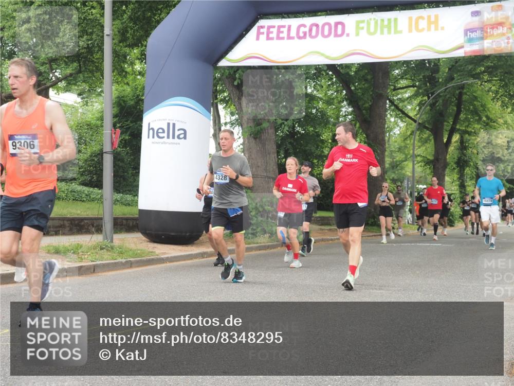 29.06.2025 - hella hamburg halbmarathon KatJ http://msf.ph/oto/8348295 29.06.2025 10:50:10 Zwischen KM18-KM19 4328, 7243 meine-sportfotos.de