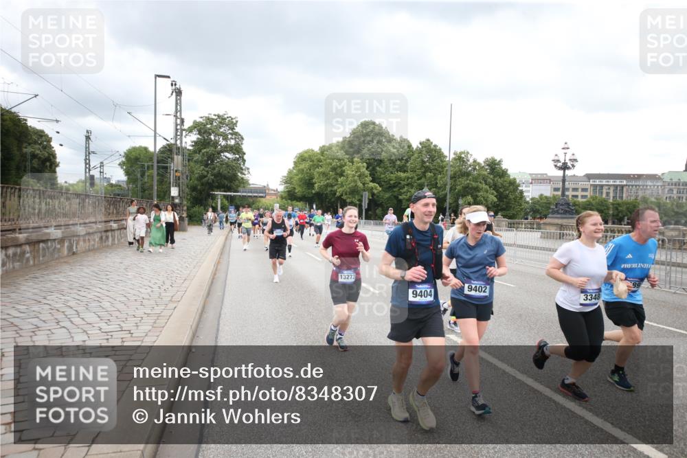 29.06.2025 - hella hamburg halbmarathon Jannik Wohlers http://msf.ph/oto/8348307 29.06.2025 10:56:31 Lombardsbrücke 1207, 2871, 2932, 3348, 3387, 3418, 3470, 3485, 3516, 3517, 4094, 4118, 4568, 4569, 5589, 5944, 6284, 6348, 6349, 6981, 7381, 7416, 7417, 7964, 8150, 8197, 8546, 9298, 9299, 9402, 9404, 9513, 9517, 9902, 9905, 10016, 10138, 10142, 10309, 10450, 10632, 11047, 11050, 12226, 12328, 12345, 12828, 12829, 12993, 13194, 13273, 13276, 13671, 13801, 13834, 13878, 14117, 14472, 15215, 15499, 15630, 15748, 15823 meine-sportfotos.de