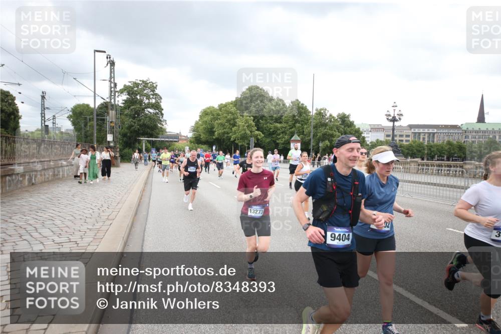 29.06.2025 - hella hamburg halbmarathon Jannik Wohlers http://msf.ph/oto/8348393 29.06.2025 10:56:31 Lombardsbrücke 1207, 2871, 2932, 3348, 3387, 3418, 3470, 3485, 3516, 3517, 4094, 4118, 4568, 4569, 5589, 5944, 6284, 6348, 6349, 6981, 7381, 7416, 7417, 7964, 8150, 8197, 8546, 9298, 9299, 9402, 9404, 9513, 9517, 9902, 9905, 10016, 10138, 10142, 10309, 10450, 10632, 11047, 11050, 12226, 12328, 12345, 12828, 12829, 12993, 13194, 13273, 13276, 13671, 13801, 13834, 13878, 14117, 14472, 15215, 15499, 15630, 15748, 15823 meine-sportfotos.de