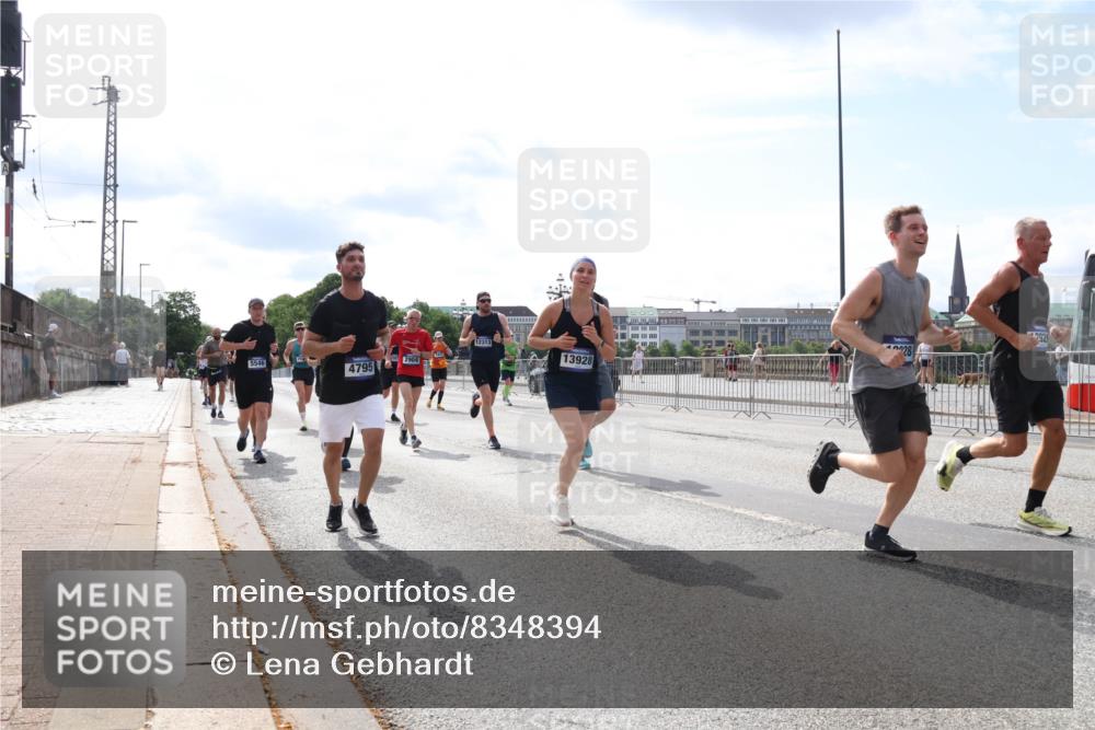 29.06.2025 - hella hamburg halbmarathon Lena Gebhardt http://msf.ph/oto/8348394 29.06.2025 10:13:41 Lombardsbrücke 5546, 4795, 12313, 13928, 292, 1007, 1131, 1480, 1747, 1859, 2055, 2359, 2721, 2904, 2961, 2987, 3218, 3360, 3728, 3729, 4001, 4187, 4795, 4950, 5232, 5546, 5631, 5719, 6026, 6489, 6710, 6717, 6724, 7346, 7446, 7447, 7460, 7462, 7913, 8279, 8673, 8913, 9128, 9527, 9612, 9631, 10442, 10443, 10977, 11441, 12313, 12492, 12797, 12928, 12929, 13331, 13928, 15085, 15482, 15663, 15721, 15722, 15922, 16491, 17472, 17474, 17985, 17988, 18222, 18231, 18732 meine-sportfotos.de