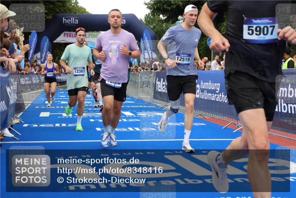 29.06.2025 - hella hamburg halbmarathon Strokosch-Dieckow http://msf.ph/oto/8348416 29.06.2025 10:52:57 Ziel 1257, 1258, 1657, 2099, 2444, 2814, 3059, 3258, 3334, 4121, 4557, 4558, 4770, 5907, 7509, 7864, 8139, 8587, 8720, 8955, 9093, 9537, 10724, 10811, 11992, 12155, 12367, 12519, 12910, 14791, 15430, 18590, 18720 meine-sportfotos.de