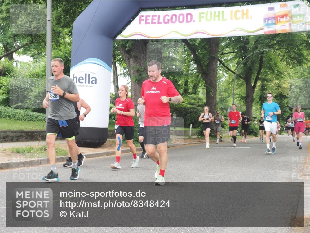 29.06.2025 - hella hamburg halbmarathon KatJ http://msf.ph/oto/8348424 29.06.2025 10:50:11 Zwischen KM18-KM19 4328, 7243 meine-sportfotos.de