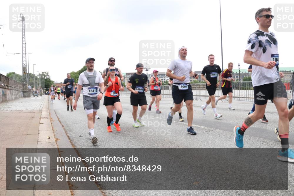 29.06.2025 - hella hamburg halbmarathon Lena Gebhardt http://msf.ph/oto/8348429 29.06.2025 10:47:53 Lombardsbrücke 11802, 18415, 10991, 2704, 19062, 1668, 2491, 104, 1045, 1174, 1175, 1246, 1392, 1434, 1618, 1639, 1701, 1926, 2148, 2163, 2197, 2407, 2491, 2545, 2650, 2704, 2790, 2882, 2958, 2994, 3049, 3339, 3468, 4037, 4327, 4423, 4856, 4974, 4975, 5621, 5622, 5886, 6255, 6256, 7240, 7393, 7394, 7403, 7427, 7916, 7970, 8077, 8270, 8310, 8521, 8550, 8774, 9356, 9687, 9696, 9697, 10658, 10777, 10794, 10991, 11351, 11458, 11548, 11730, 11738, 11742, 11781, 11802, 11909, 12431 meine-sportfotos.de